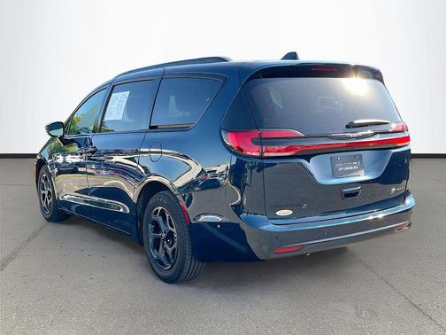 2024 Chrysler Pacifica Hybrid Premium S Appearance Pkg