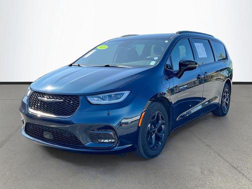 2024 Chrysler Pacifica Hybrid Premium S Appearance Pkg