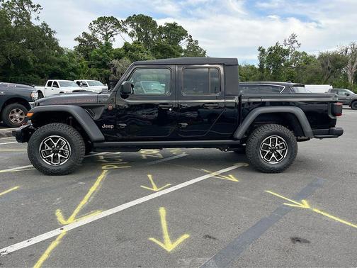 Black Clearcoat 2026 Jeep Gladiator Rubicon