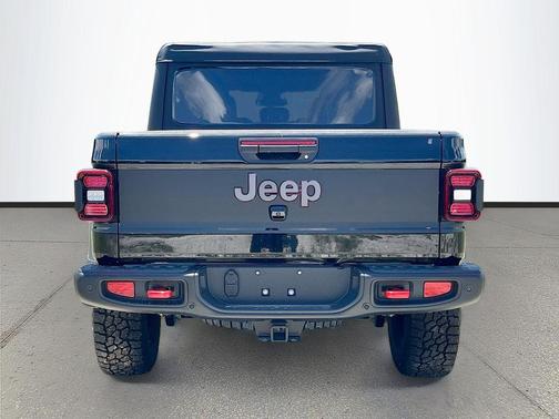 Black Clearcoat 2026 Jeep Gladiator Rubicon