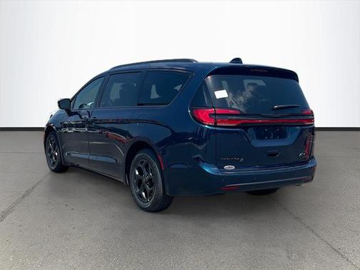 2025 Chrysler Pacifica Hybrid Premium S Appearance Pkg