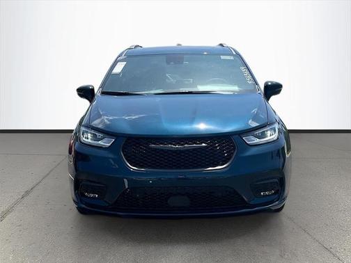 2025 Chrysler Pacifica Hybrid Premium S Appearance Pkg