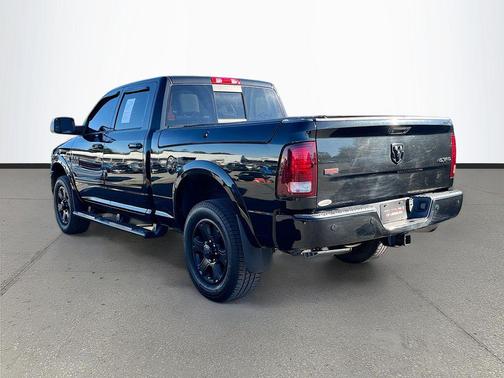 2017 RAM 2500 Laramie Crew Cab 4x4 6'4' Box