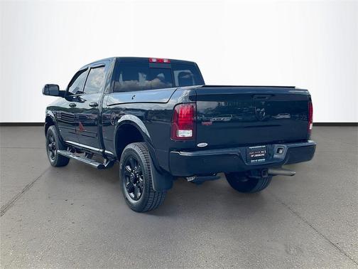 2017 RAM 2500 Laramie Crew Cab 4x4 6'4' Box