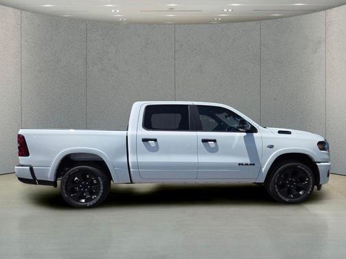 Bright White Clearcoat 2026 RAM 1500 Big Horn/Lone Star