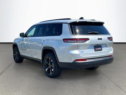 Silver Zynith 2026 Jeep Grand Cherokee L Limited