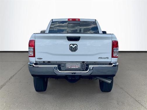 2024 RAM 2500 Tradesman Crew Cab 4x4 6'4' Box