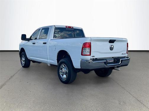 2024 RAM 2500 Tradesman Crew Cab 4x4 6'4' Box