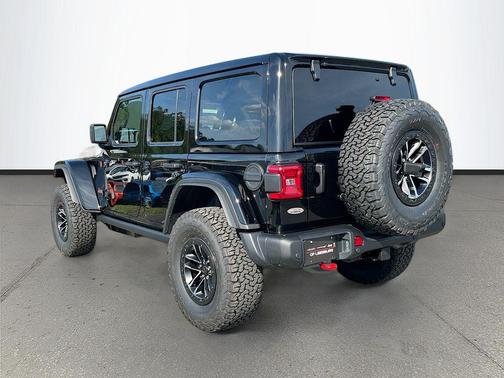 Black Clearcoat 2026 Jeep Wrangler Rubicon