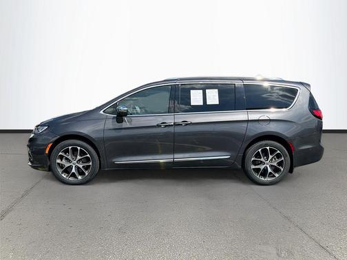 Granite Crystal Metallic Clearcoat 2021 Chrysler Pacifica Limited