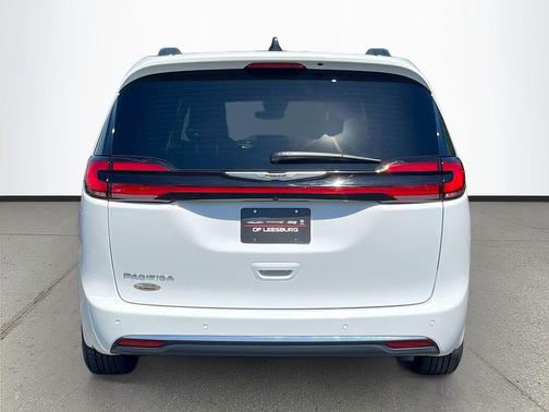 2025 Chrysler Pacifica L