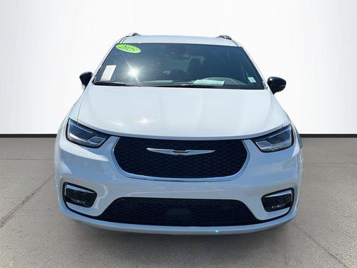 2025 Chrysler Pacifica L