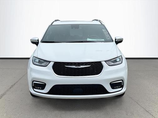 2025 Chrysler Pacifica L