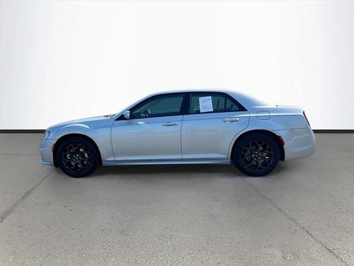 2022 Chrysler 300 Touring