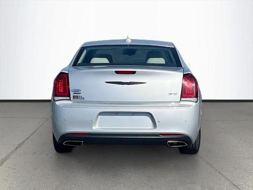 2022 Chrysler 300 Touring