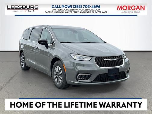 2025 Chrysler Pacifica Hybrid Select