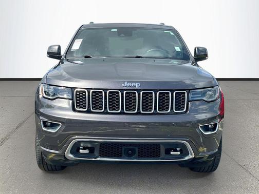 Granite Crystal Metallic Clearcoat 2018 Jeep Grand Cherokee Sterling Edition