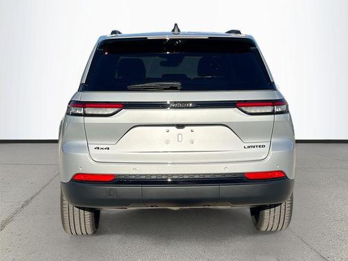 Silver Zynith 2025 Jeep Grand Cherokee Limited
