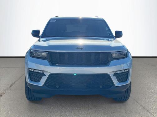 Silver Zynith 2025 Jeep Grand Cherokee Limited