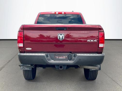 Delmonico Red Pearlcoat 2016 RAM 2500 Tradesman