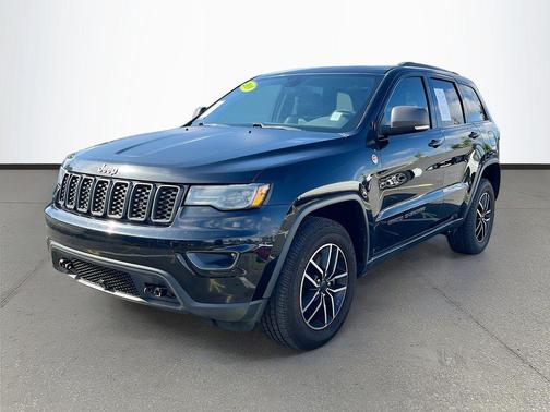 Diamond Black Crystal Pearlcoat 2019 Jeep Grand Cherokee Trailhawk