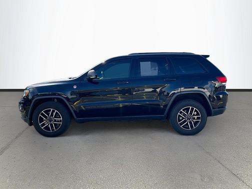 Diamond Black Crystal Pearlcoat 2019 Jeep Grand Cherokee Trailhawk