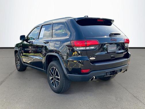 Diamond Black Crystal Pearlcoat 2019 Jeep Grand Cherokee Trailhawk