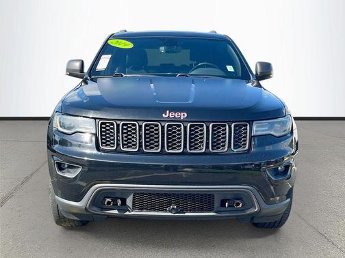Diamond Black Crystal Pearlcoat 2019 Jeep Grand Cherokee Trailhawk