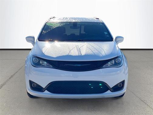 2020 Chrysler Pacifica Hybrid Touring L