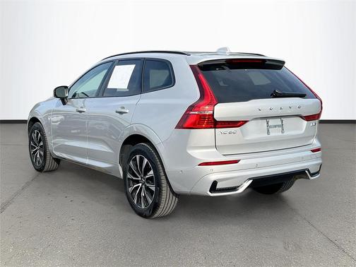 2025 Volvo XC60 B5 Plus