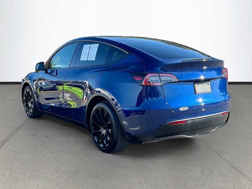 2022 Tesla Model Y Long Range Dual Motor All-Wheel Drive
