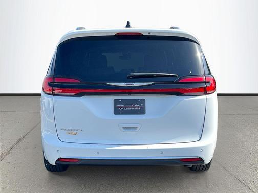 2024 Chrysler Pacifica L