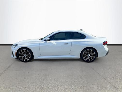 2022 BMW 230 i