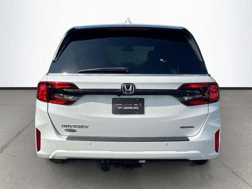Pearl White 2025 Honda Odyssey Touring