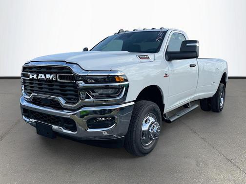 2026 RAM 3500 Tradesman Regular Cab 4x4 8' Box