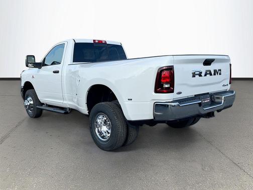 2026 RAM 3500 Tradesman Regular Cab 4x4 8' Box