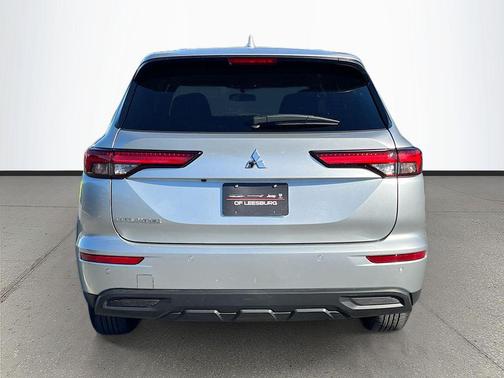2024 Mitsubishi Outlander ES 2.5 2WD