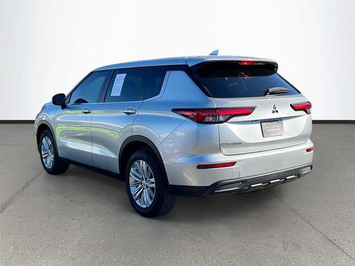 2024 Mitsubishi Outlander ES 2.5 2WD