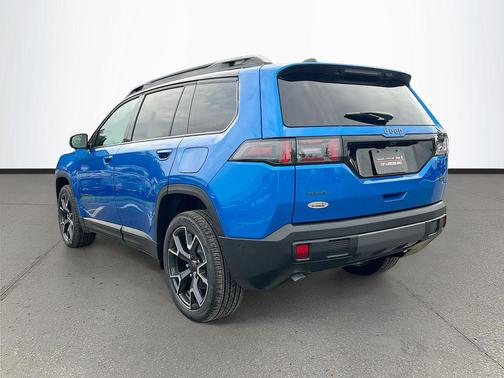 Hydro Blue Pearlcoat 2026 Jeep Cherokee Overland