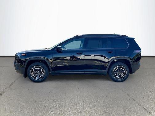 Diamond Black Crystal Pearlcoat 2026 Jeep Cherokee Limited