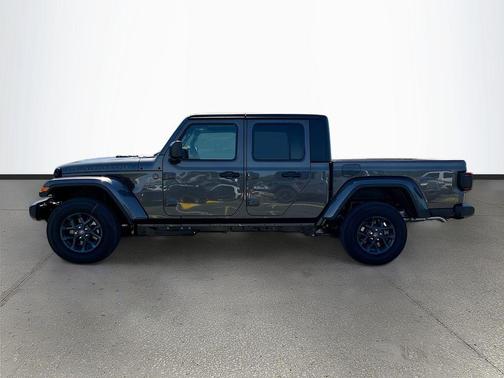 Granite Crystal Metallic Clearcoat 2026 Jeep Gladiator 85th Anniversary Edition