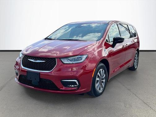 2025 Chrysler Pacifica Hybrid Select