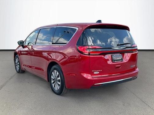 2025 Chrysler Pacifica Hybrid Select