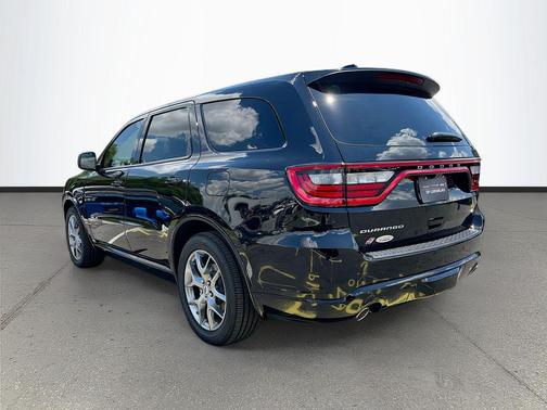 DB Black Clearcoat 2026 Dodge Durango GT HEMI V8