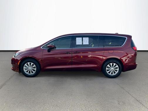 Velvet Red Pearlcoat 2017 Chrysler Pacifica Touring