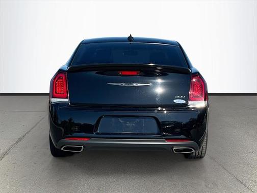 2023 Chrysler 300 Touring