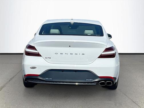 2022 Genesis G70 2.0T RWD