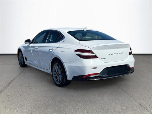 2022 Genesis G70 2.0T RWD