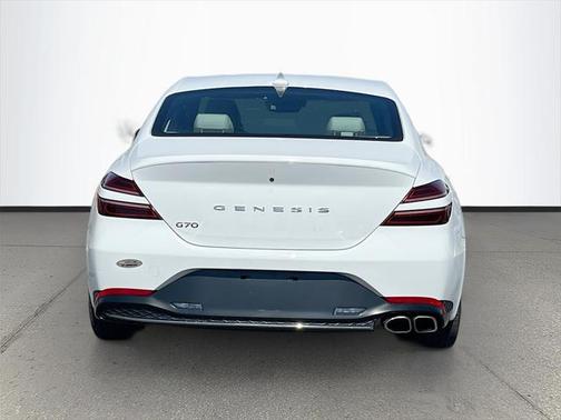 2022 Genesis G70 2.0T RWD