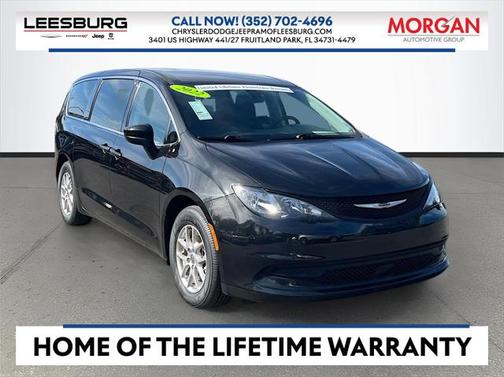 2022 Chrysler Voyager LX